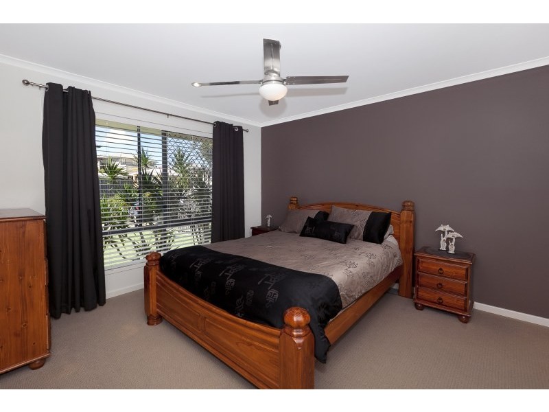 8 Fontana Way, Springfield Lakes QLD 4300