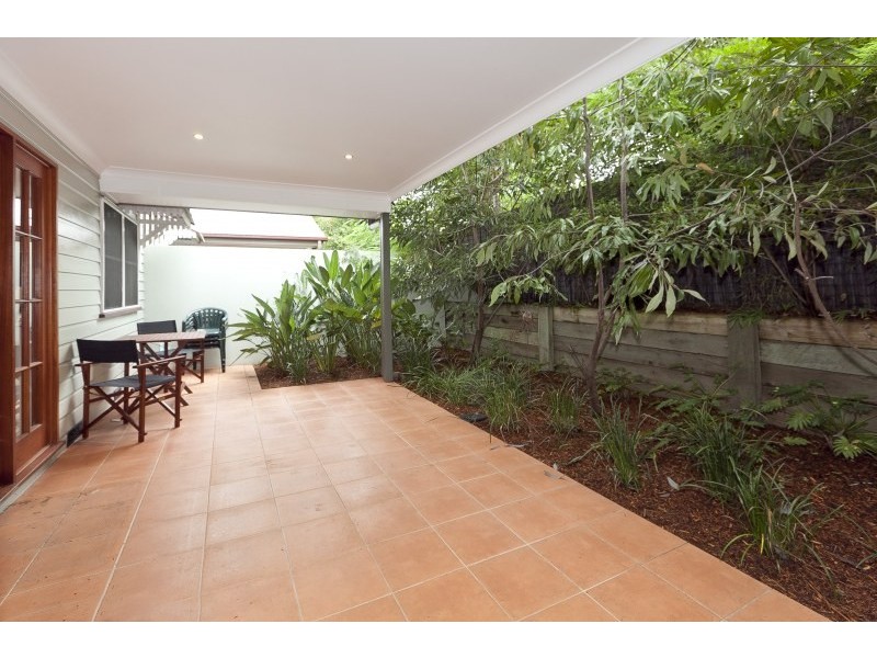 2/33 St Leonards Street, Coorparoo QLD 4151