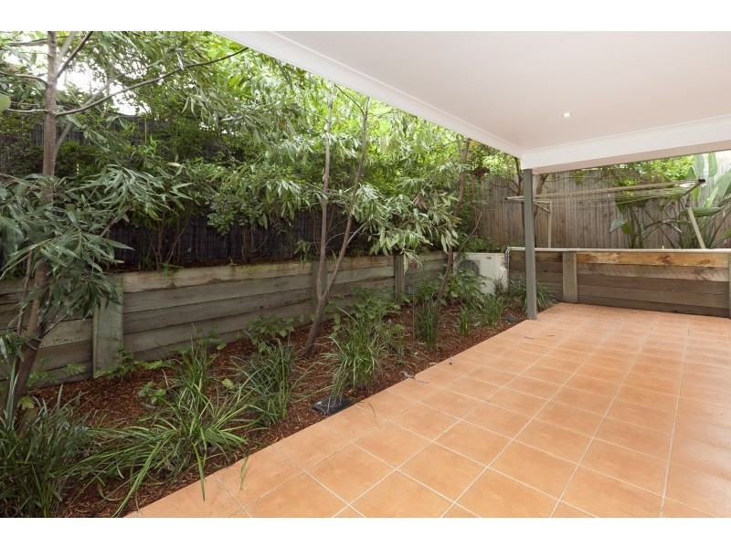 2/33 St Leonards Street, Coorparoo QLD 4151