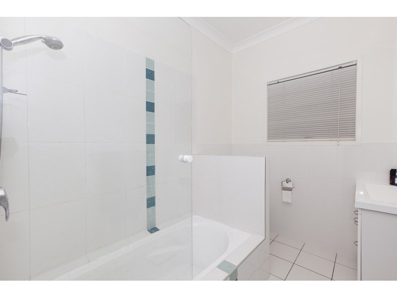 2/33 St Leonards Street, Coorparoo QLD 4151