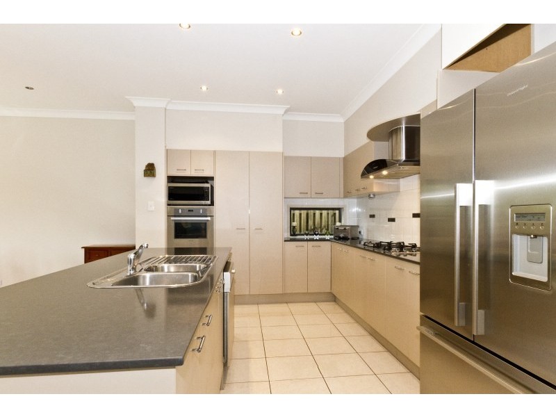 34 Petrie Crescent, Aspley QLD 4034