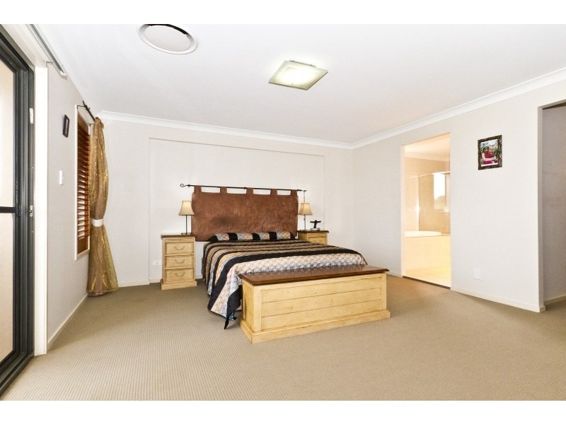 34 Petrie Crescent, Aspley QLD 4034