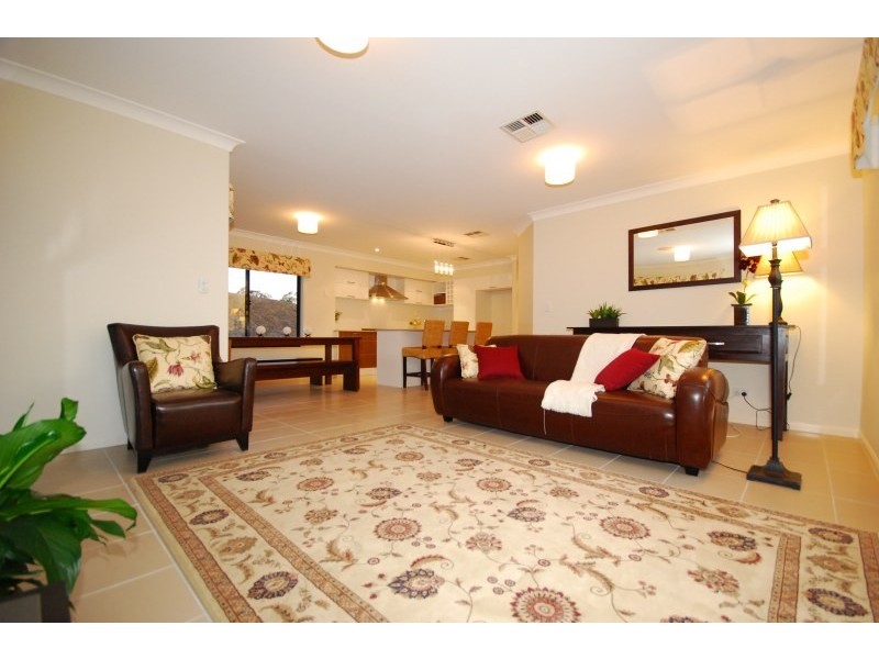 77 Corymbia Crescent, Anstead QLD 4070