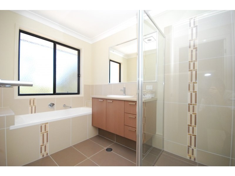 77 Corymbia Crescent, Anstead QLD 4070