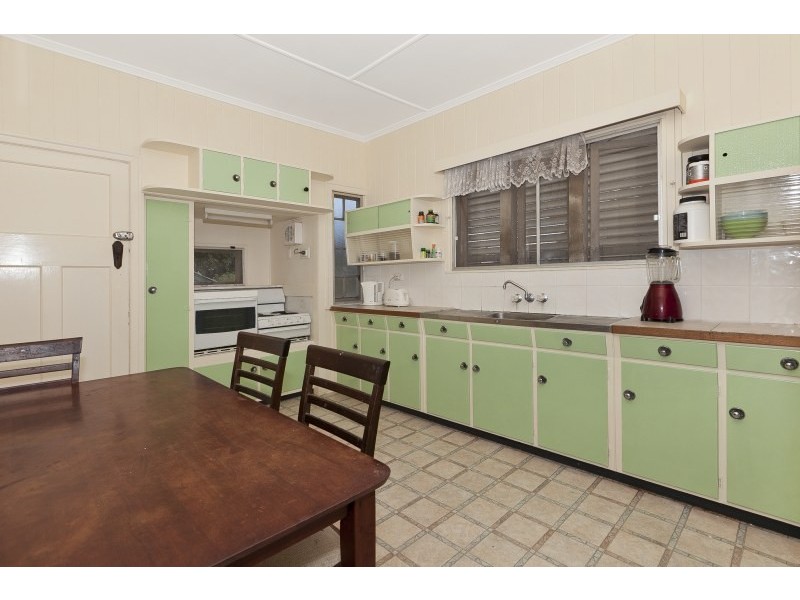 61 Tenth Avenue, Kedron QLD 4031