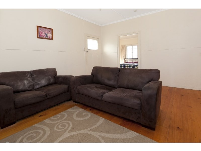 61 Tenth Avenue, Kedron QLD 4031