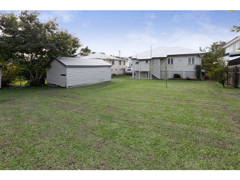 61 Tenth Avenue, Kedron QLD 4031