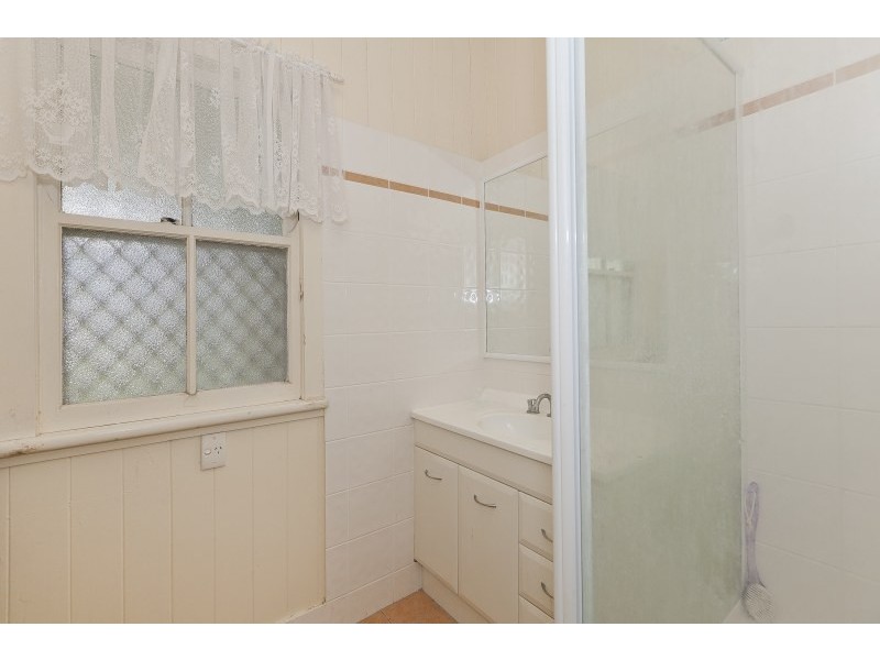 61 Tenth Avenue, Kedron QLD 4031