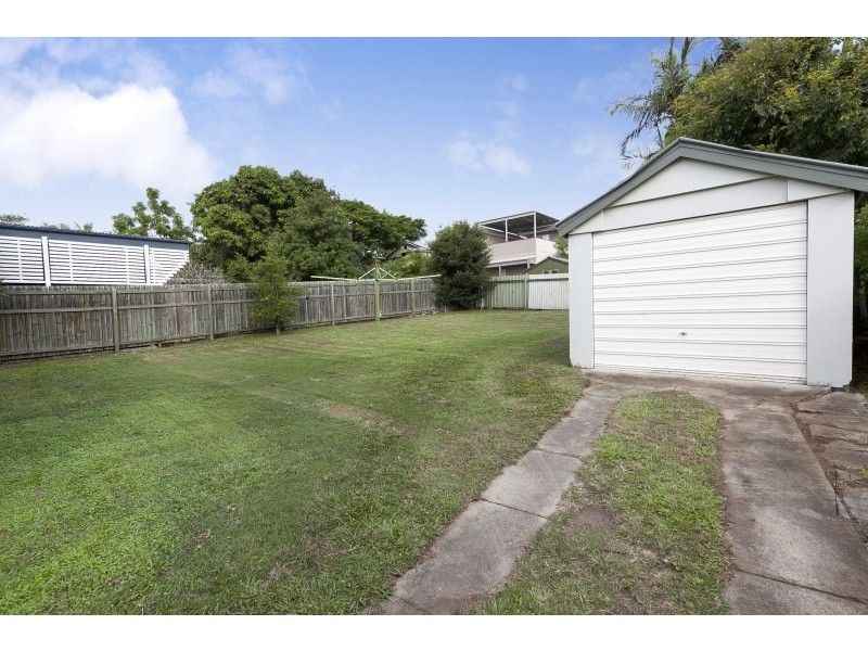 61 Tenth Avenue, Kedron QLD 4031