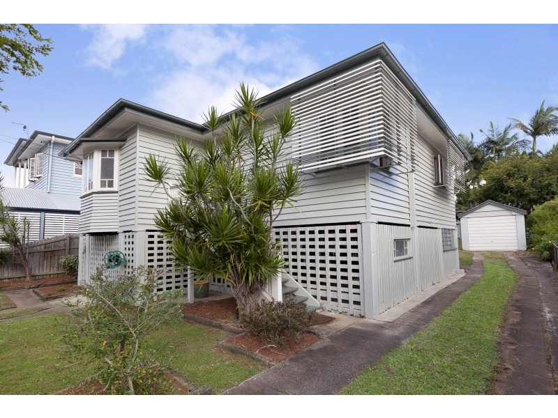 61 Tenth Avenue, Kedron QLD 4031