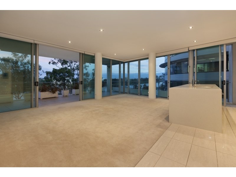 Unit 16/205 Coronation Drive, Milton QLD 4064