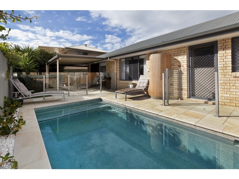 14 Dundee Crescent, Wakerley QLD 4154