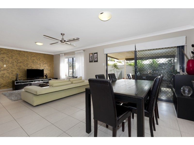 14 Dundee Crescent, Wakerley QLD 4154