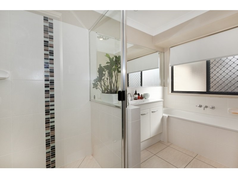 14 Dundee Crescent, Wakerley QLD 4154