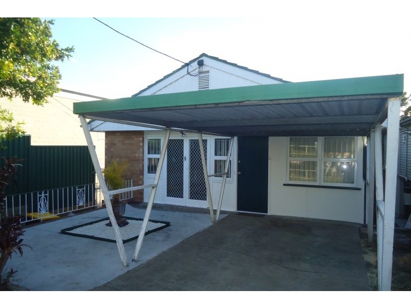 6 Madeline Street, Camp Hill QLD 4152