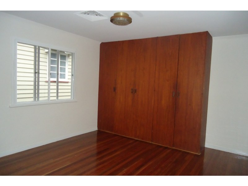 6 Madeline Street, Camp Hill QLD 4152