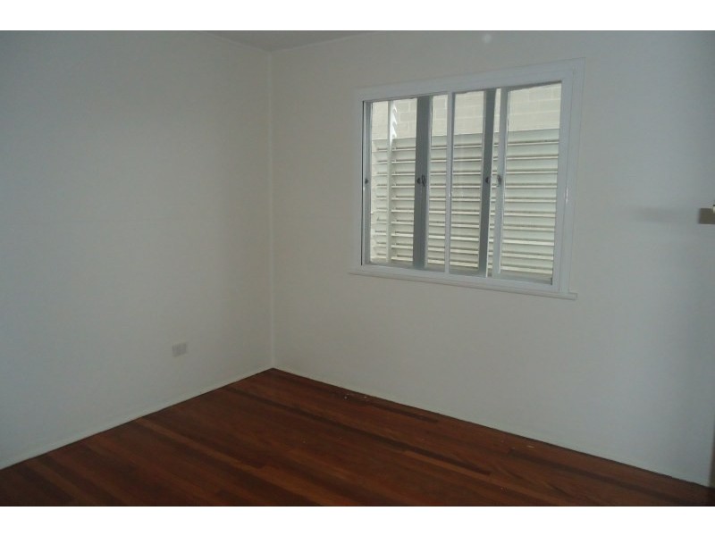 6 Madeline Street, Camp Hill QLD 4152