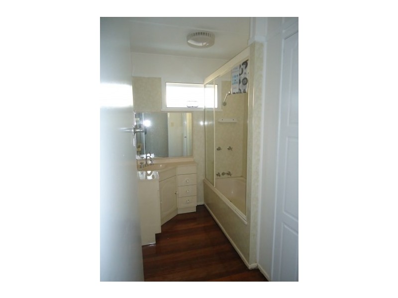 6 Madeline Street, Camp Hill QLD 4152