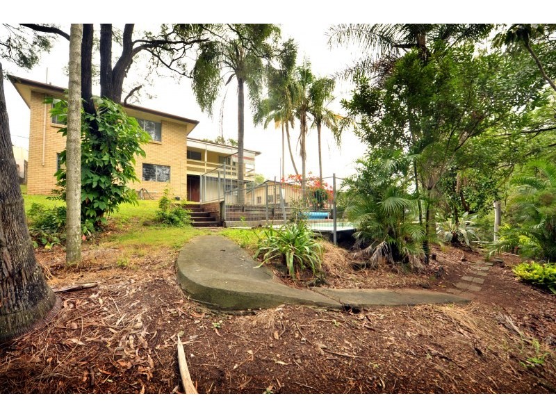 5 Kitching Street, Chapel Hill QLD 4069