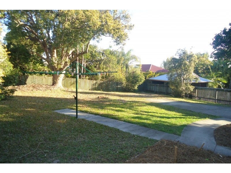 27 Parooba Avenue, Camp Hill QLD 4152