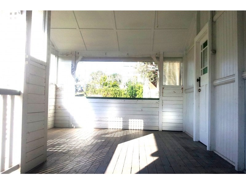 27 Parooba Avenue, Camp Hill QLD 4152