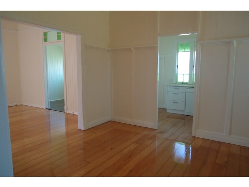 27 Parooba Avenue, Camp Hill QLD 4152