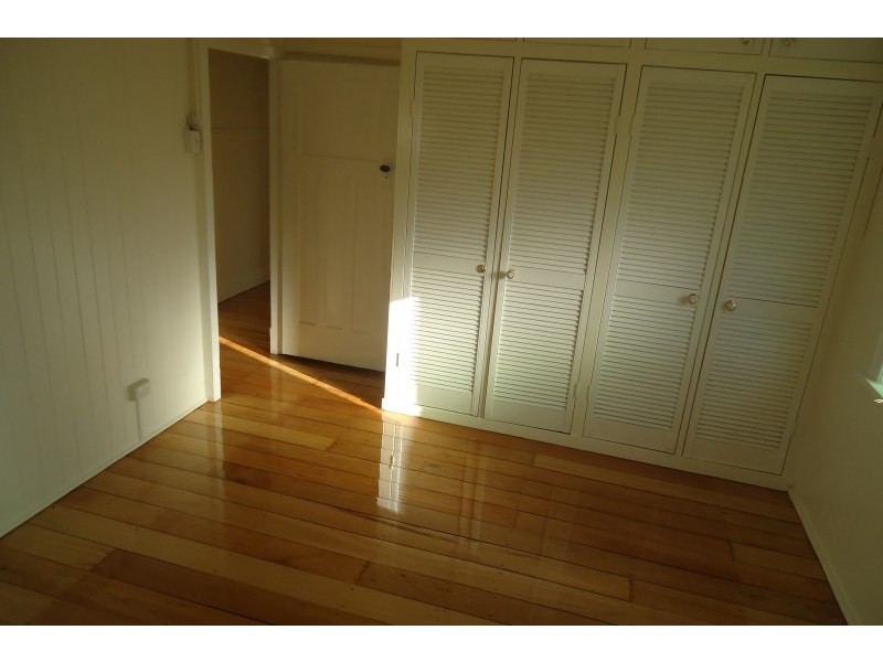 27 Parooba Avenue, Camp Hill QLD 4152