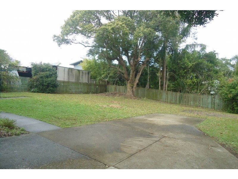 27 Parooba Avenue, Camp Hill QLD 4152