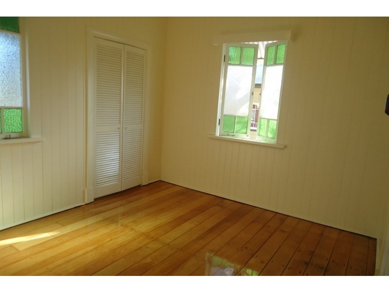 27 Parooba Avenue, Camp Hill QLD 4152