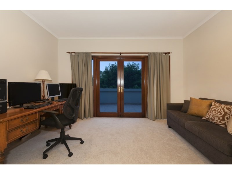 7 Foothill Place, The Gap QLD 4061