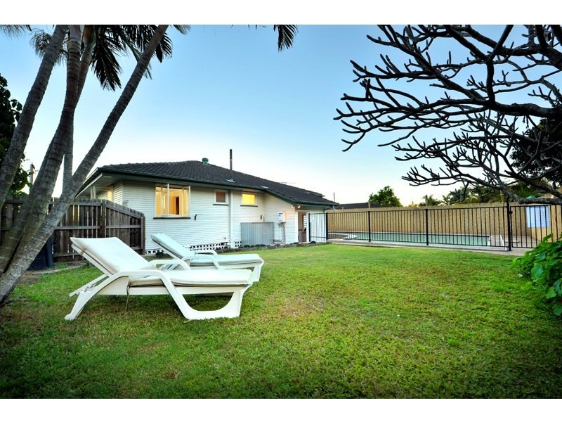 14 Maundrell Terrace, Chermside West QLD 4032