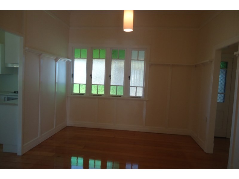 27 Parooba Avenue, Camp Hill QLD 4152