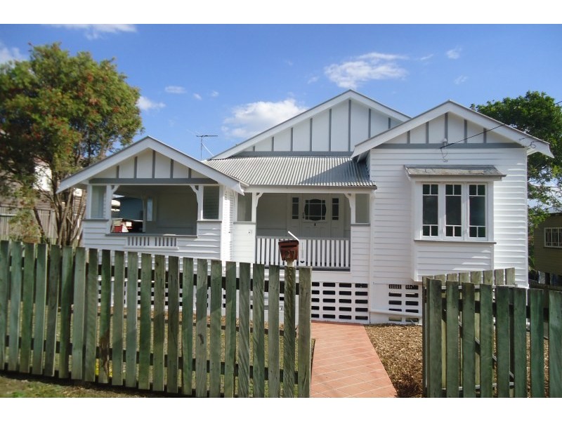 27 Parooba Avenue, Camp Hill QLD 4152