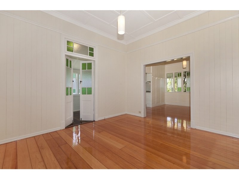 27 Parooba Avenue, Camp Hill QLD 4152