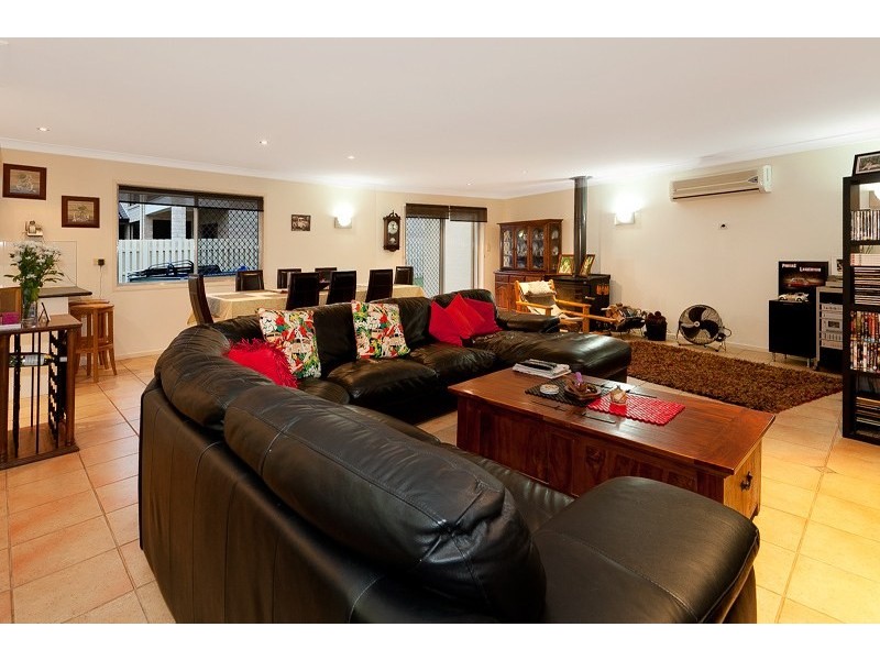 12 Endell Street, Bridgeman Downs QLD 4035