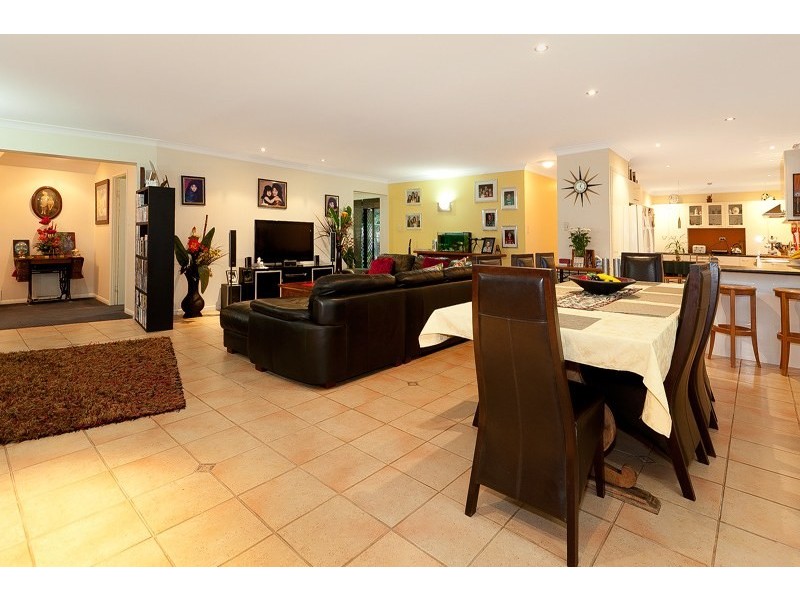 12 Endell Street, Bridgeman Downs QLD 4035