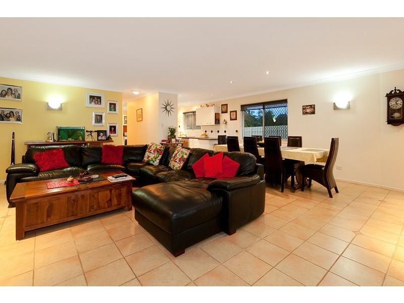 12 Endell Street, Bridgeman Downs QLD 4035