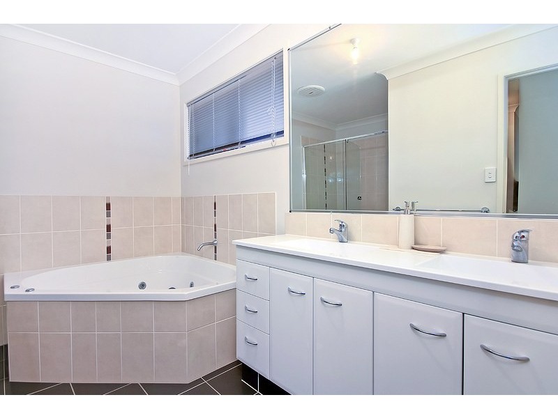 22 Corymbia Crescent, Anstead QLD 4070