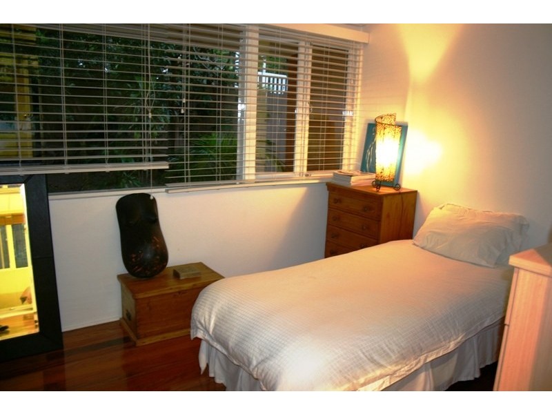 8 Leyton Street, Grange QLD 4051