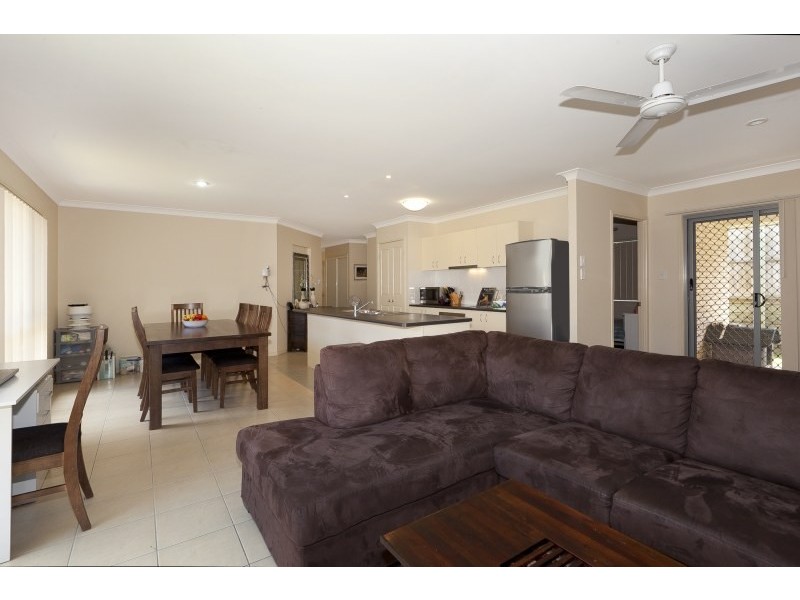 8 Everglades Street, Springfield Lakes QLD 4300