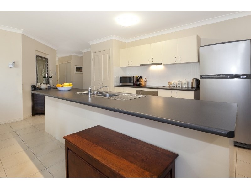 8 Everglades Street, Springfield Lakes QLD 4300