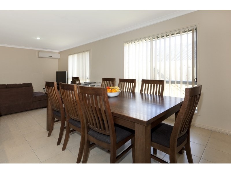 8 Everglades Street, Springfield Lakes QLD 4300