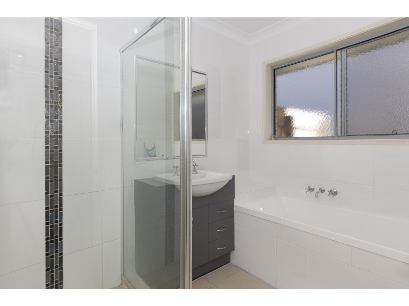8 Everglades Street, Springfield Lakes QLD 4300