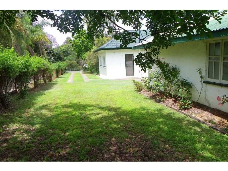 24 Glossop Street, Brassall QLD 4305