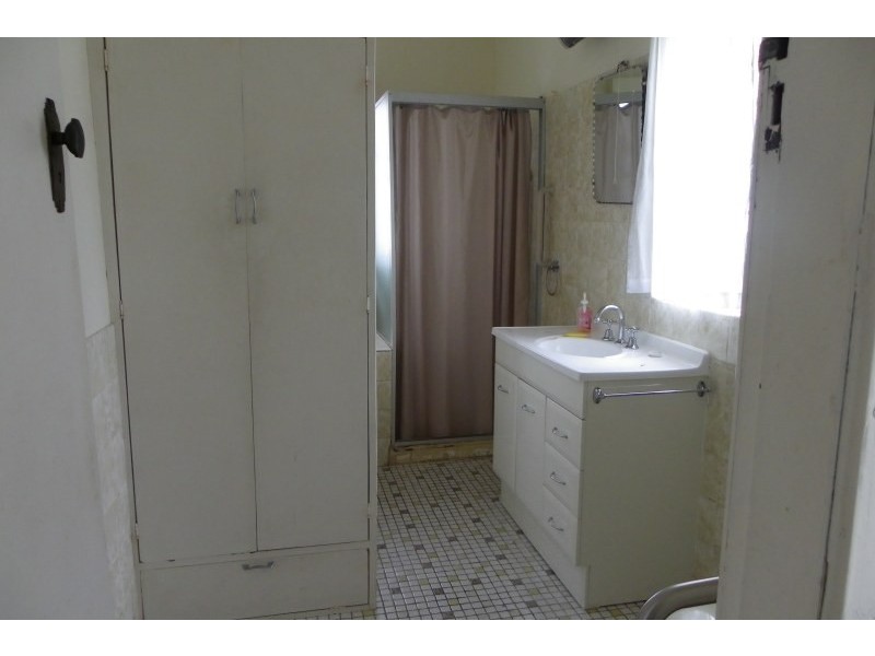 24 Glossop Street, Brassall QLD 4305