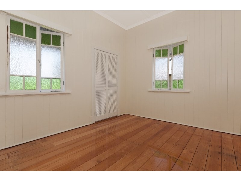 27 Parooba Avenue, Camp Hill QLD 4152