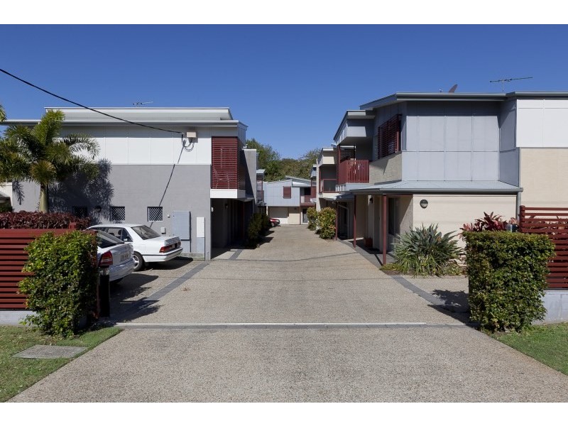 Unit 4/126 Turner Street, Scarborough QLD 4020
