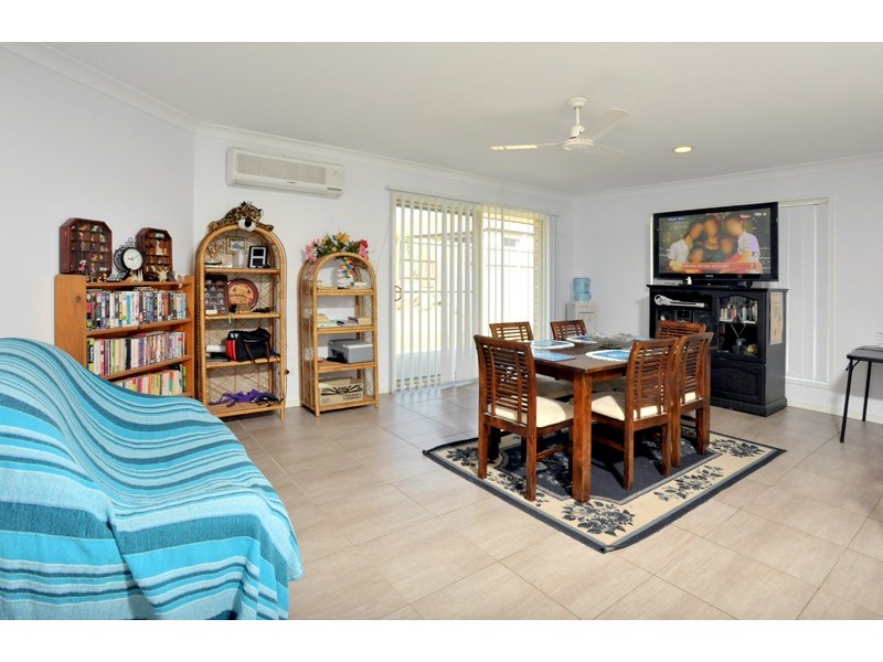 8 Griffen Place, Crestmead QLD 4132