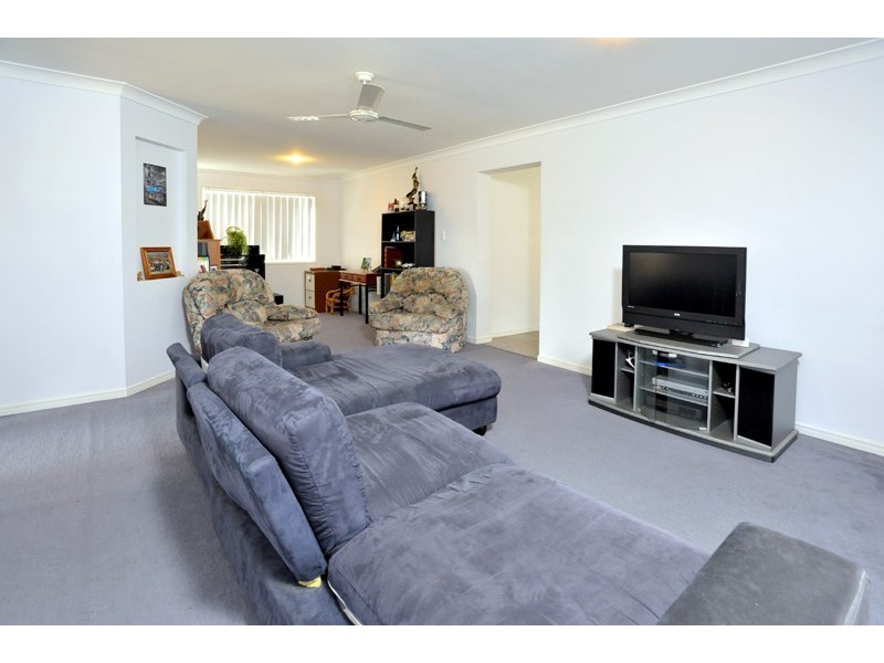 8 Griffen Place, Crestmead QLD 4132