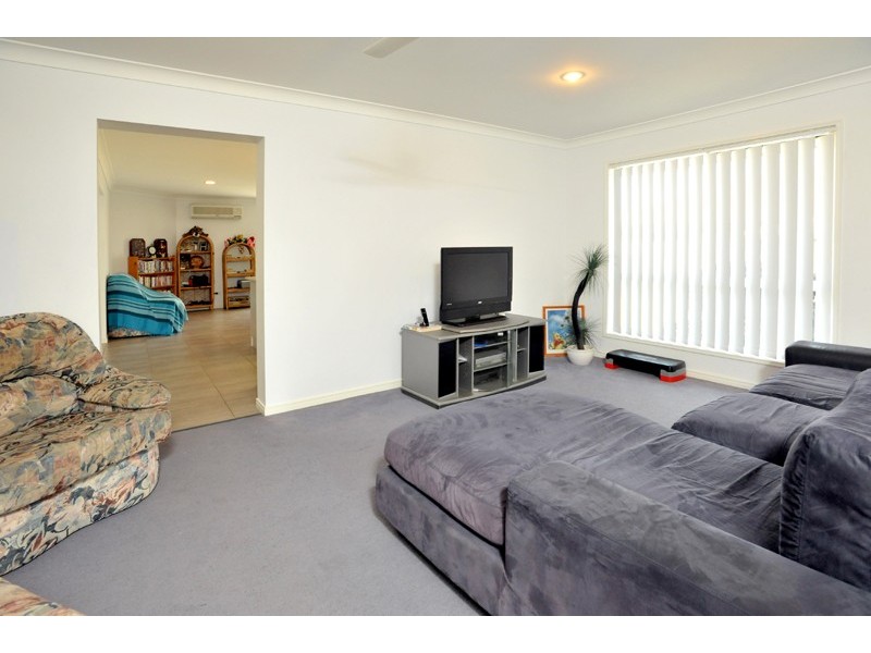 8 Griffen Place, Crestmead QLD 4132